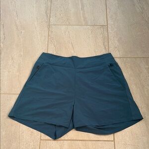 Athleta Brooklyn Short Size 6